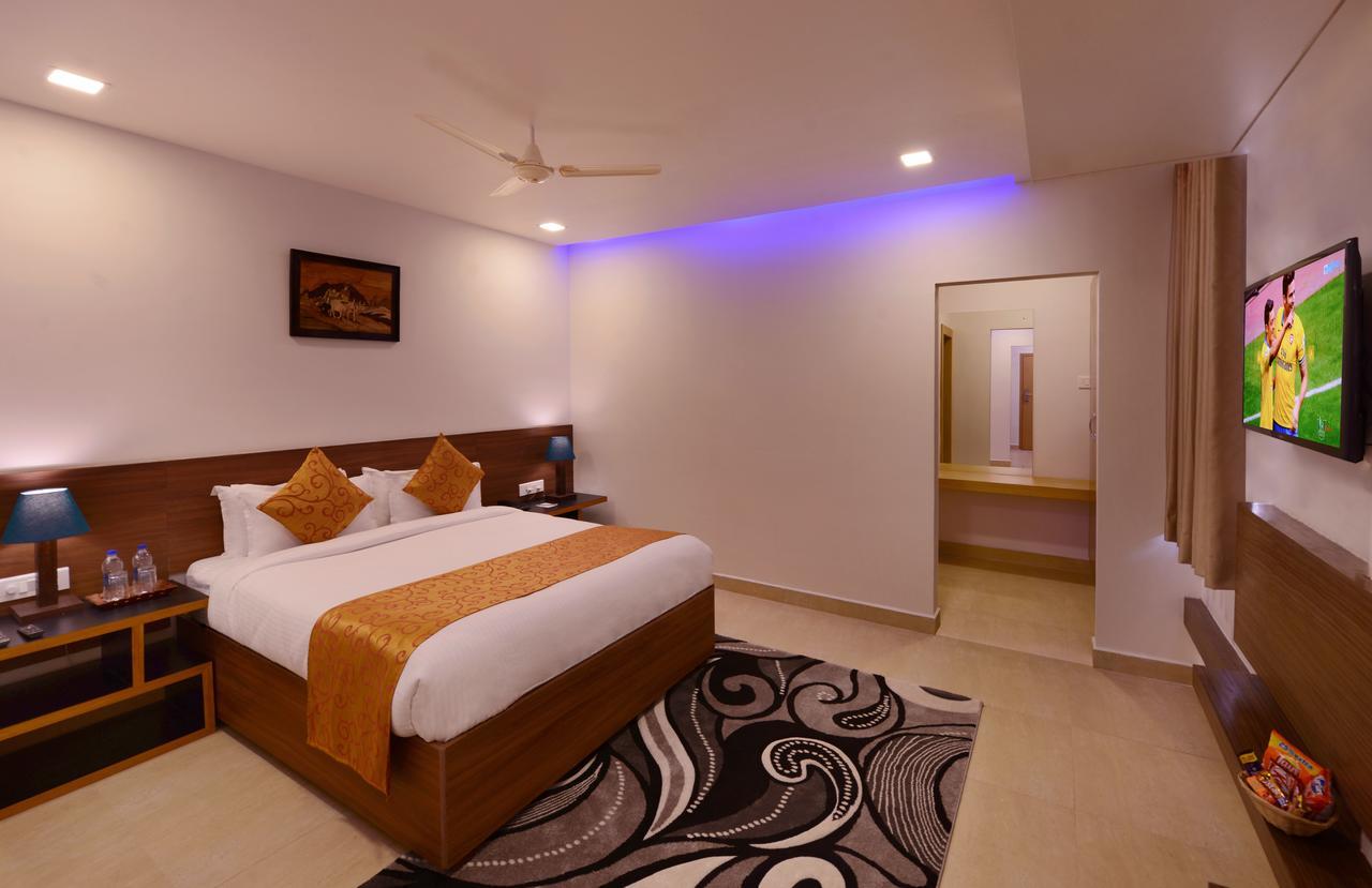 Clarks Inn Hampi Kamalapur Екстериор снимка