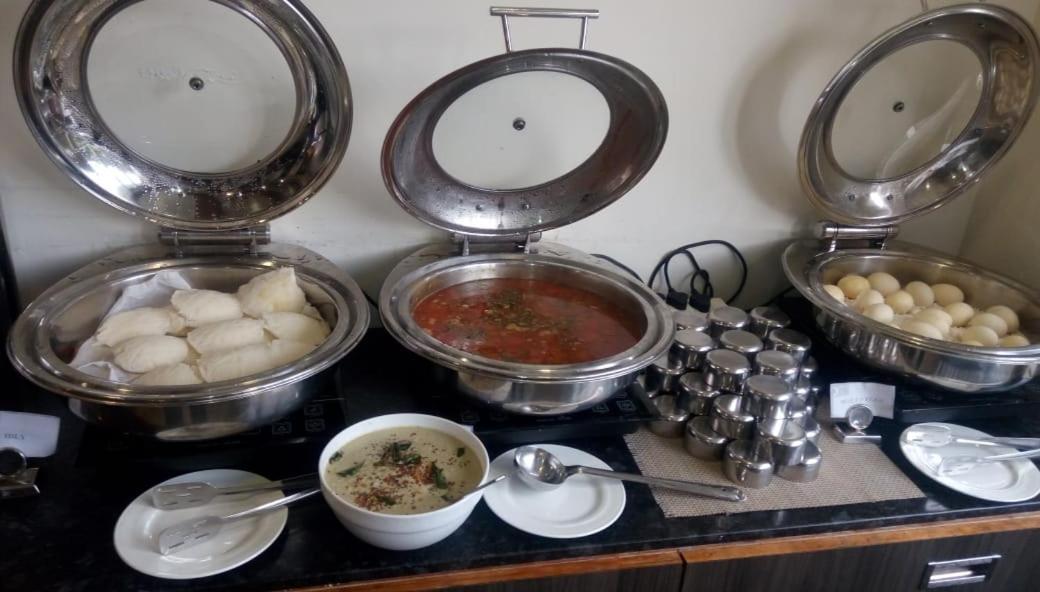 Clarks Inn Hampi Kamalapur Екстериор снимка