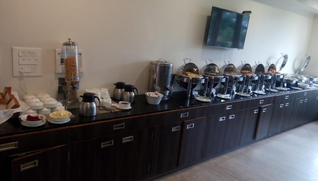 Clarks Inn Hampi Kamalapur Екстериор снимка